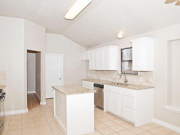 5th image of 14004 Buttercup Cir
