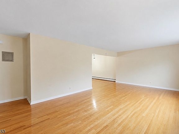 3rd image of 7 Colonial Dr BLDG 7 #E