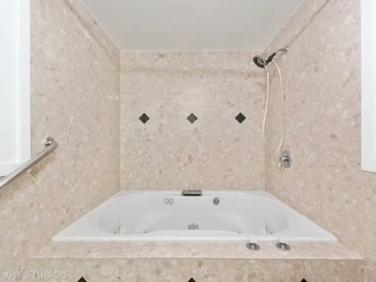 1460 Sandburg St #2512 — Photo 11