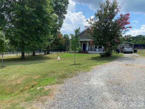 1568 John Smith Rd, Columbus, NC 28722
