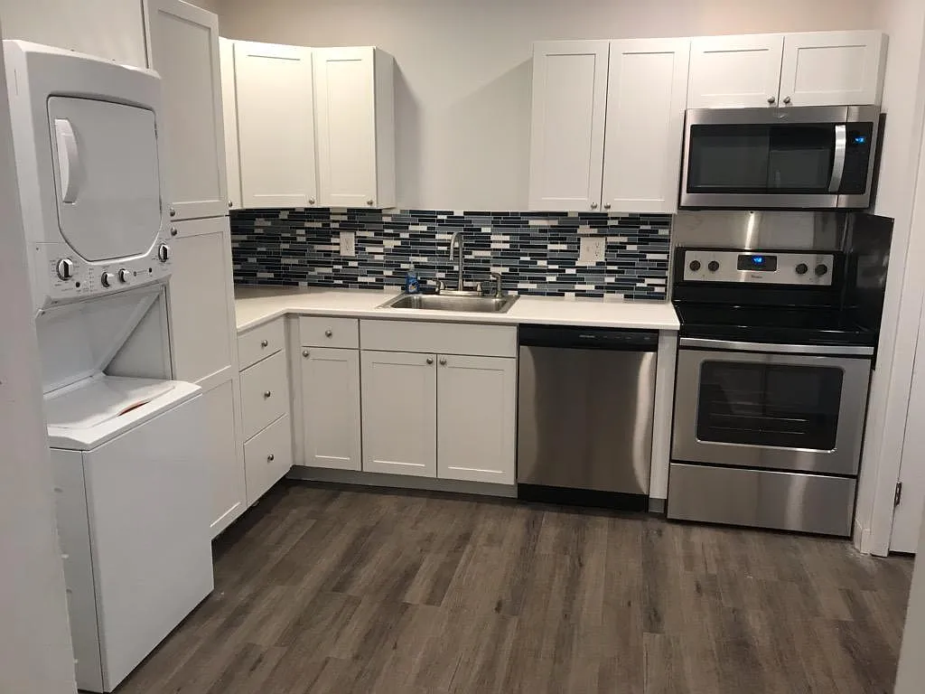3 bed, 1250 sqft, $1,900 — Photo 4