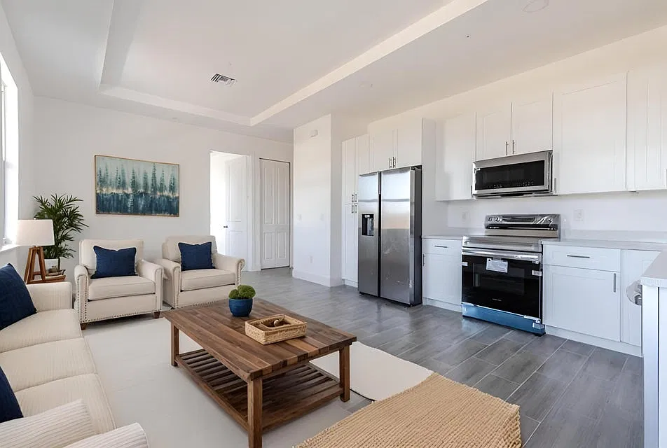 246 Rotonda Boulevard West Unit B - 1 — Photo 1