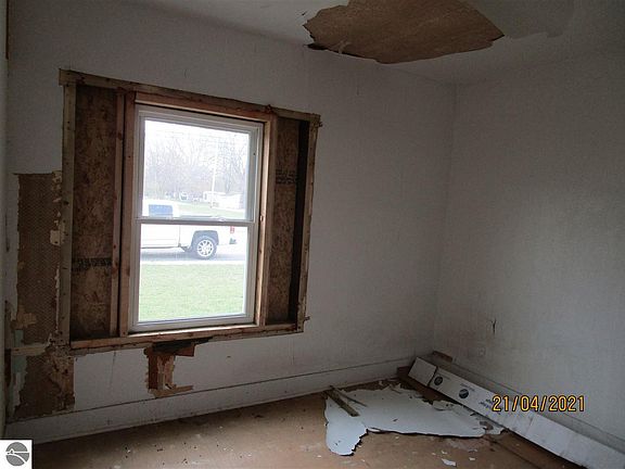 5th image of 8763 Avenue D