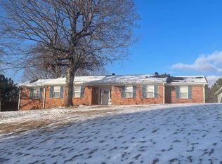 104 Calvin Dr, Jackson, TN 38301