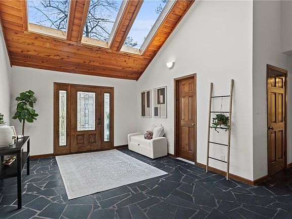 3rd image of 4069 Howell Ferry Rd