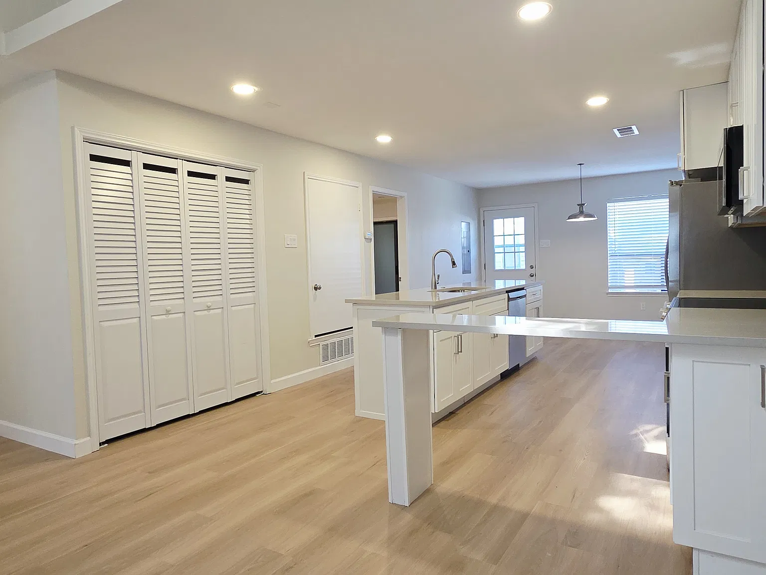 519 Pine Trail Duplex — Photo 4