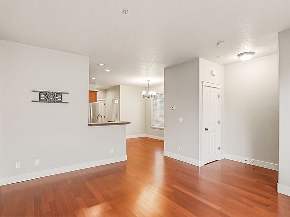 5th image of 29246 SW Villebois Dr S