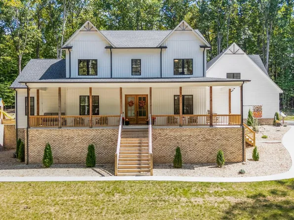 211 Dove Dr, Rustburg, VA 24588