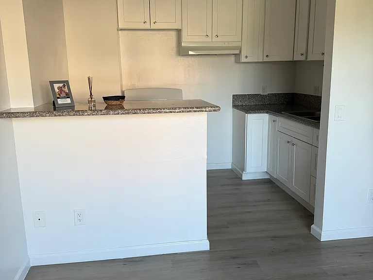 20208 Leadwell St #31 — Photo 10