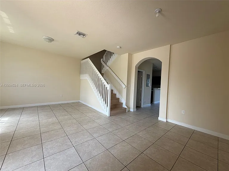 544 SE 32nd Ave — Photo 6