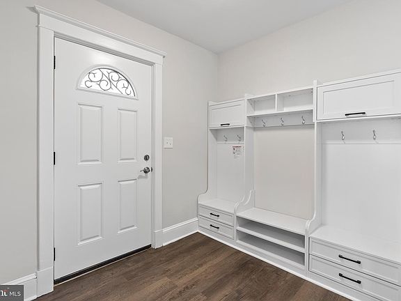 3rd image of 4404 Lasalle Ave