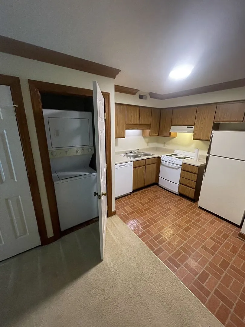 1 Bedroom 1 Bathroom — Photo 3