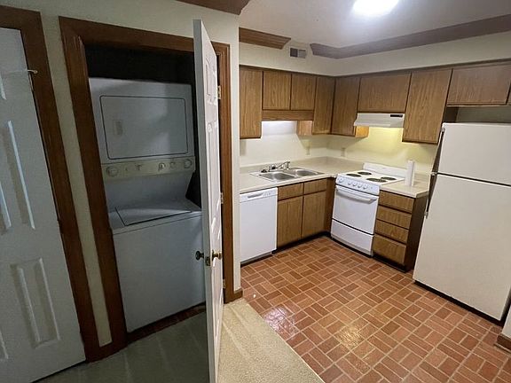 3rd image of 3530-301 Ivy Commons Dr