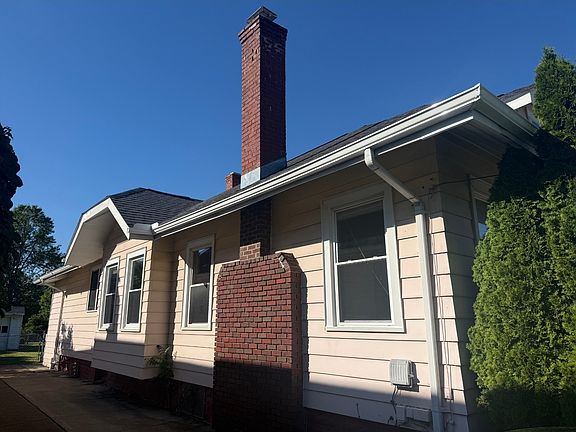 2nd image of 450 E 33rd St