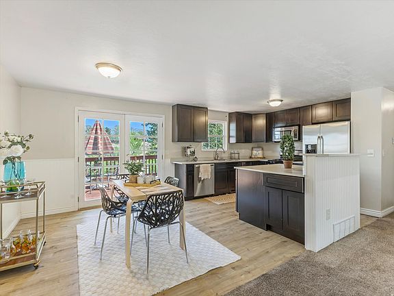 4th image of 1005 E Violet Dr S