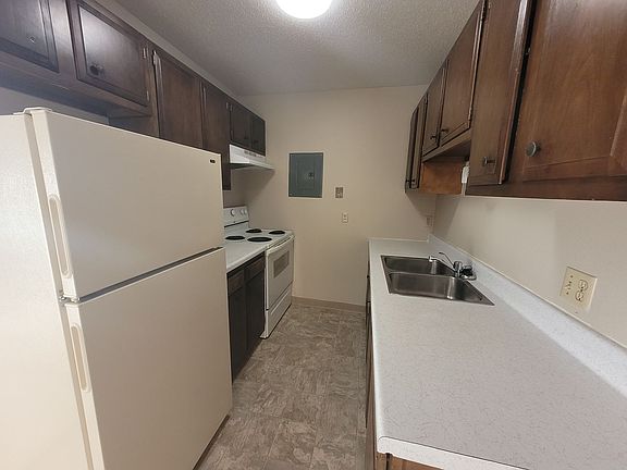 4th image of 1440 Dakota Dr N #14