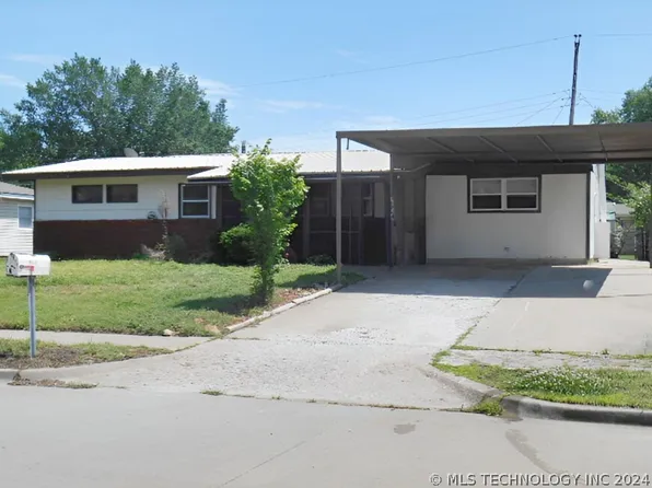 420 Meadowbrook Ln, Bartlesville, OK 74003