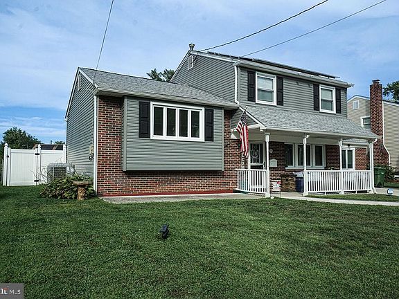 3rd image of 11 Jefferson Ave