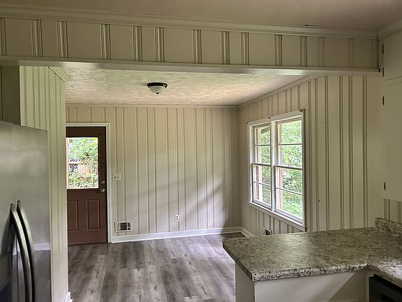 3rd image of 734 Magness Dr