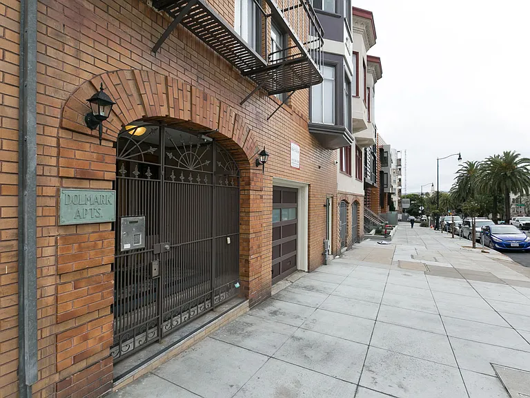 11 Dolores — Photo 3