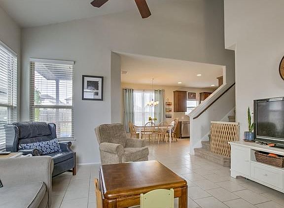 4th image of 255 Pebble Creek Ln