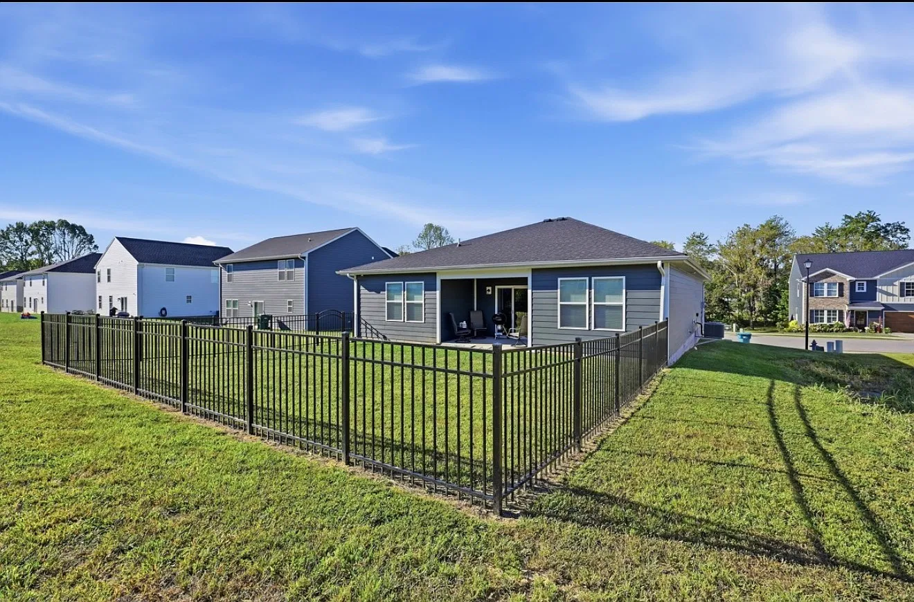 3 bed, 1500 sqft, $2,300 — Photo 4