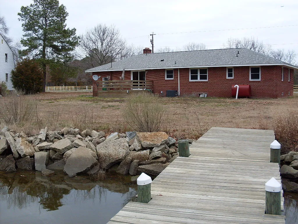 3 bed, 1700 sqft, $2,600 — Photo 3