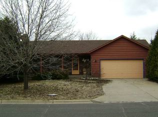 612 Maple Dr, Mount Horeb, WI 53572