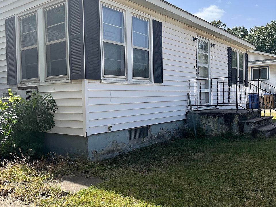 2nd image of 617 W G Ave