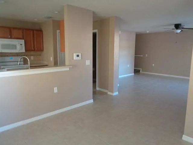 3 bed, 2.5 bath, 1220 sqft, $1,550 — Photo 4