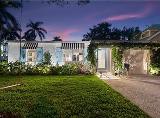 692 W Lake Dr, Naples, FL 34102