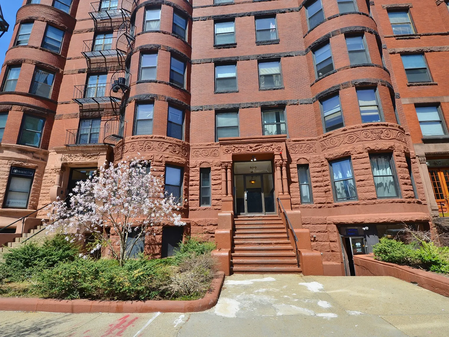 1 bed, 999 sqft, $2,600 — Photo 2