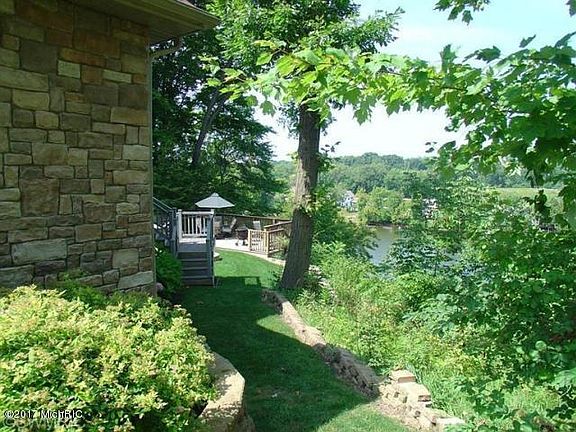 4th image of 403 River Run Dr
