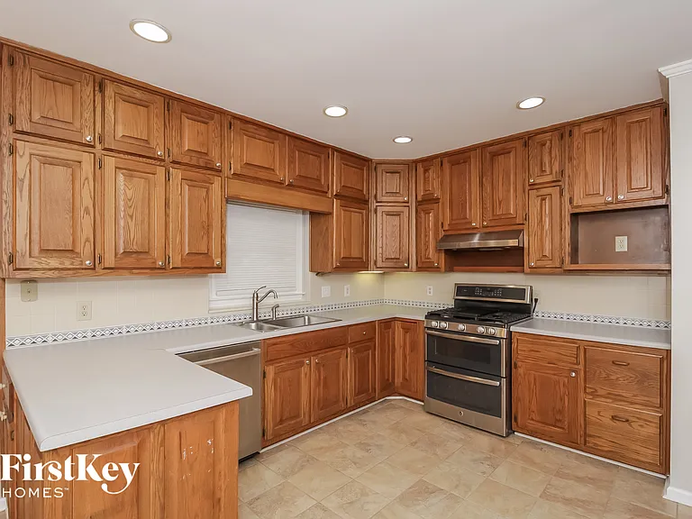 4927 Castlewood Dr SW — Photo 4