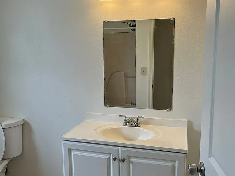 1033 Pacific Ave — Photo 5