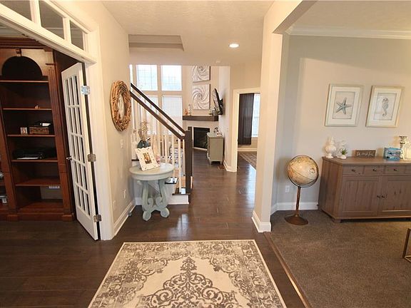 4th image of 32685 Albion Dr