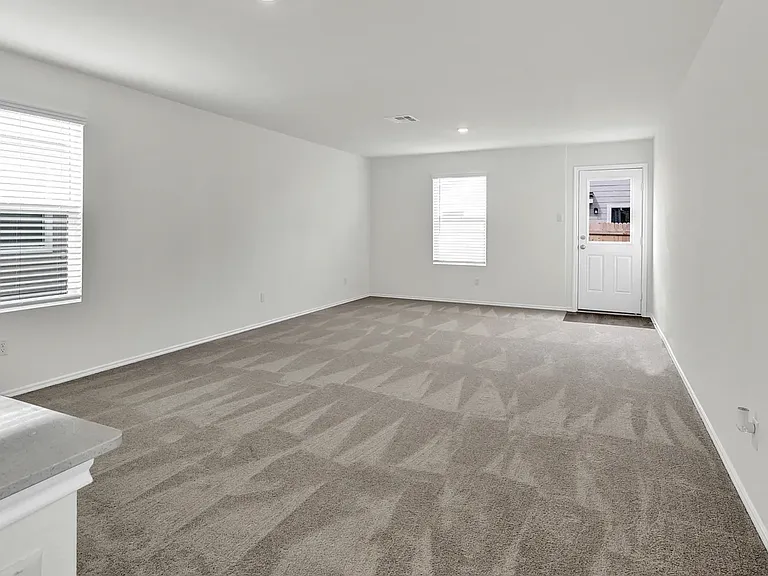 7155 Sapphire Rdg — Photo 2
