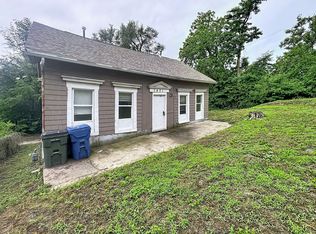 1421 W 10th St, Davenport, IA 52804