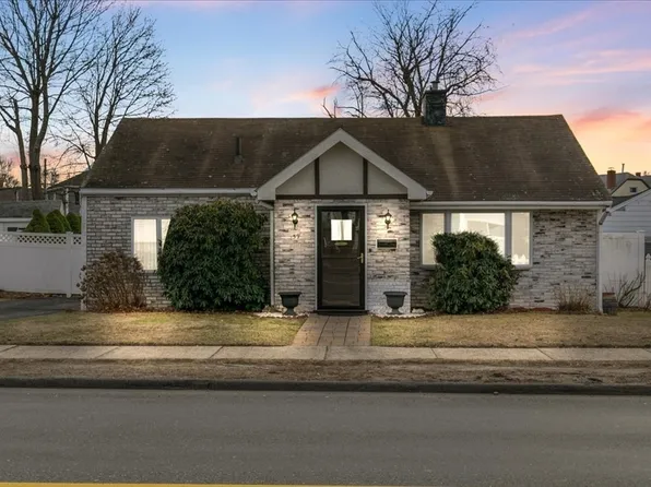 59 Ballard St, Saugus, MA 01906