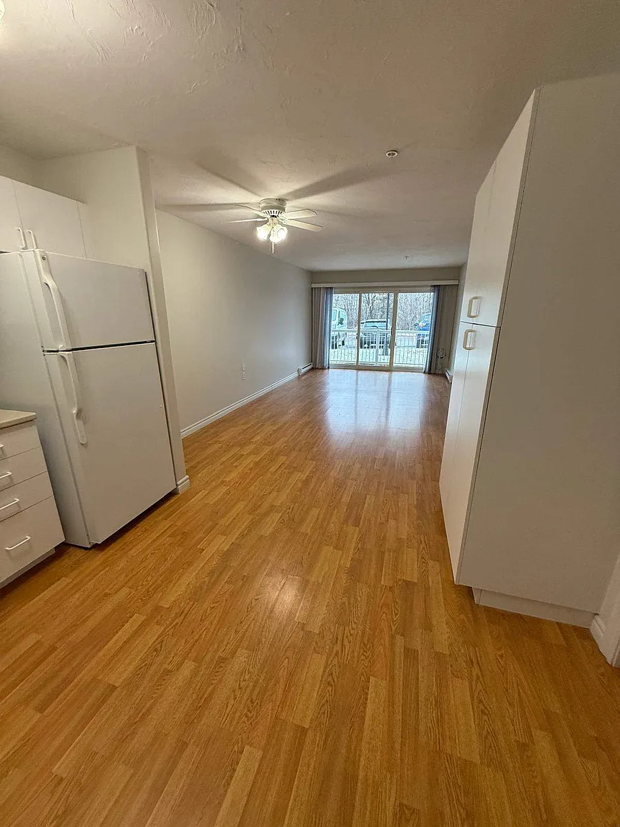 Building Photo - 35 Fairlane Dr