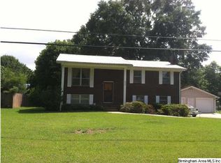 932 Graham Ln, Mount Olive, AL 35117