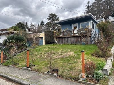 2562 13th Avenue W, Seattle, WA, 98119