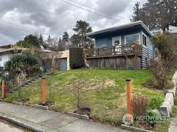 2562 13th Avenue W, Seattle, WA 98119