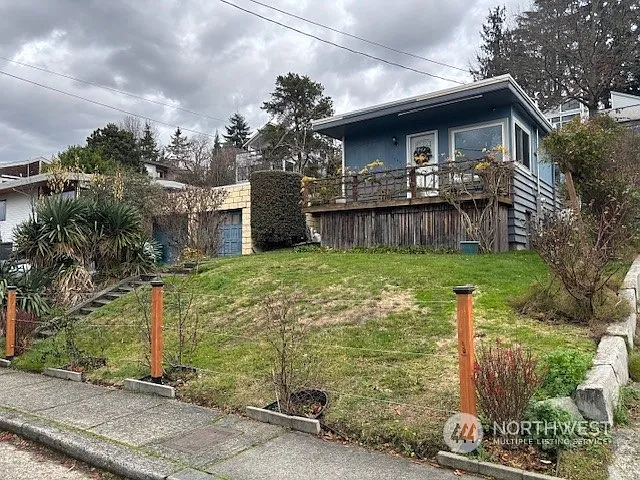 2562 13th Avenue W photo 1