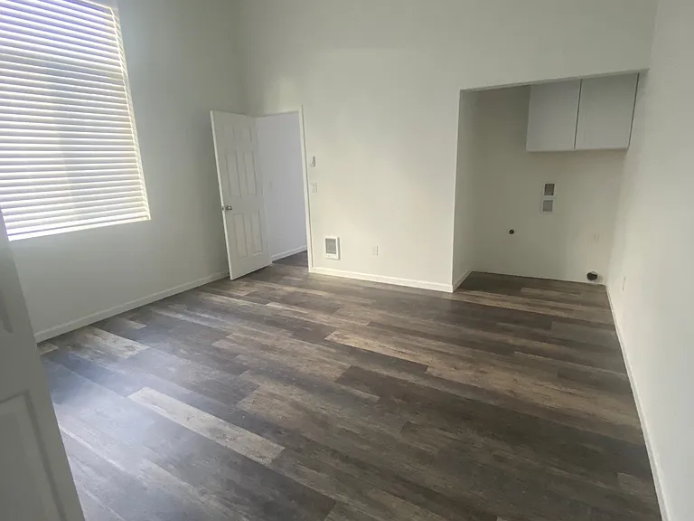 128 Washington St — Photo 5