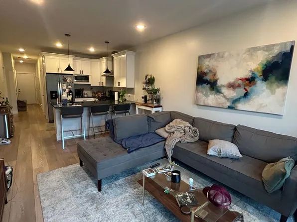 1646 W Belmont Ave #204, Chicago, IL 60657