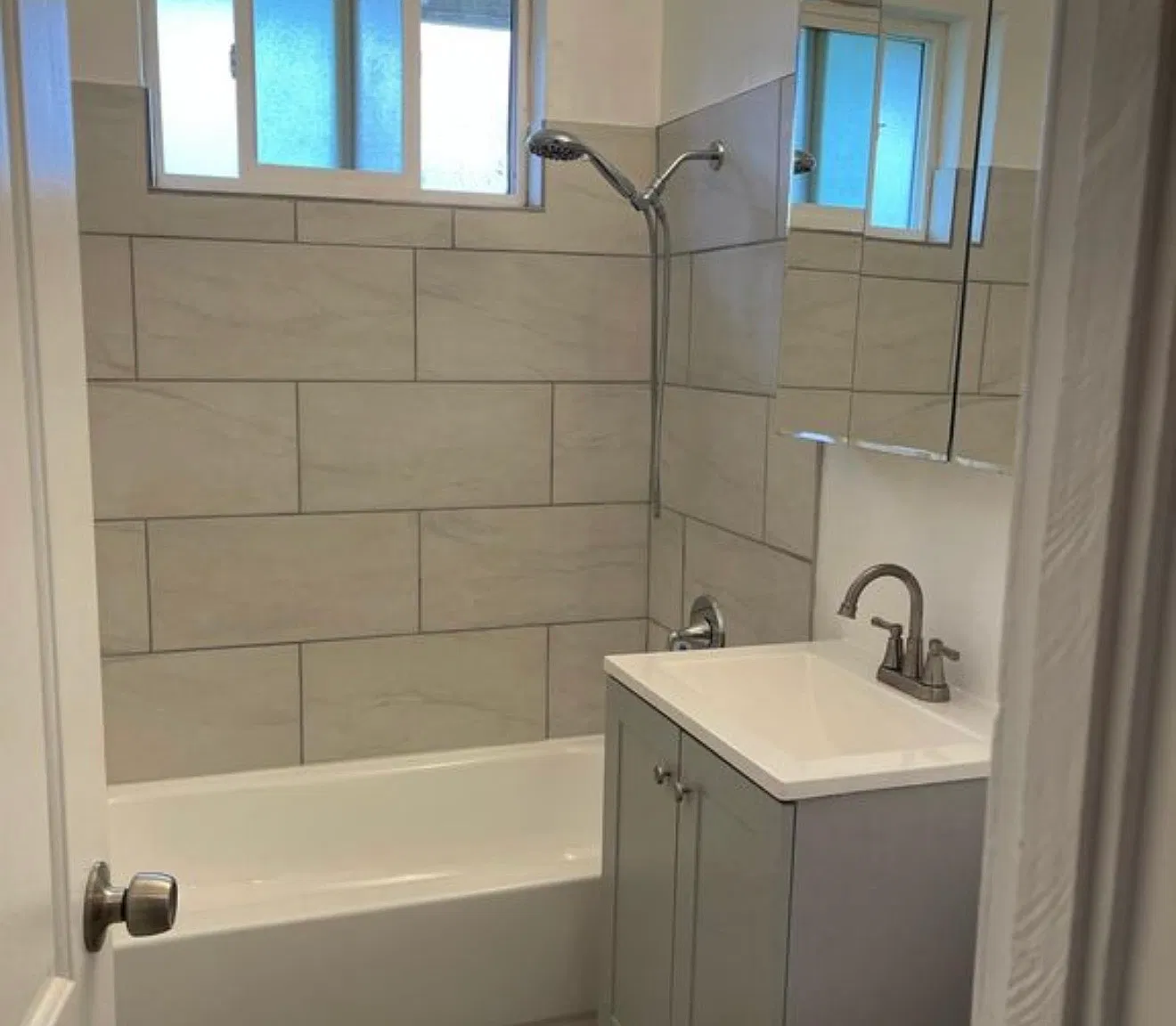 2 bed, 1000 sqft, $2,800 — Photo 1