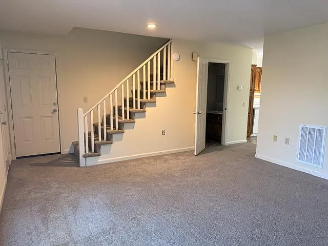 140-B Rolling Oaks St. — Photo 2