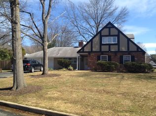 7807 Daybreak Ct, Alexandria, VA 22306