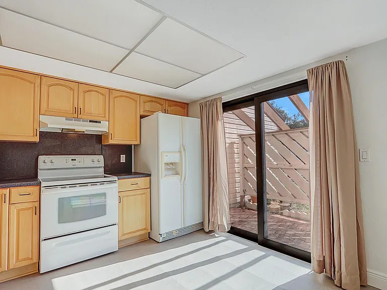 113 Sherwood Cir #25B — Photo 9